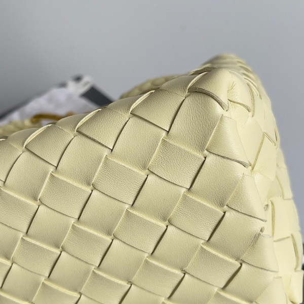 bo*te*ga Ve*ne*ta medium andiamo