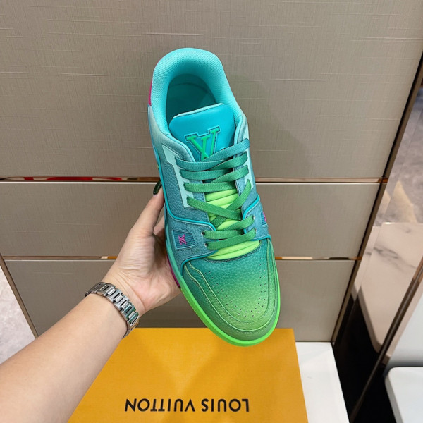 l0*is V*t0n trainer sneaker