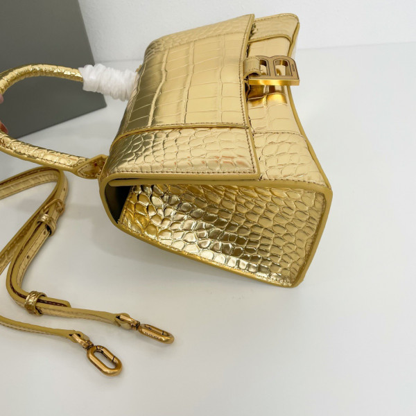 Ba*len*cia*ga hourglass