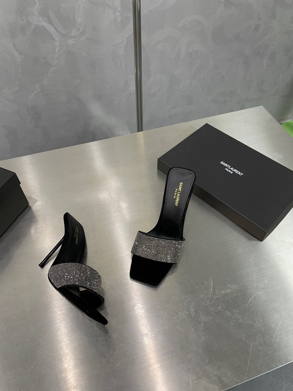 Y*L lucking evening mule