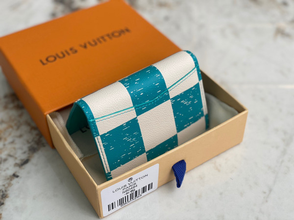 l0*is V*t0n pocket organizer