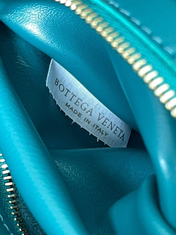 bo*te*ga Ve*ne*ta cassette