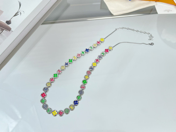 l0*is V*t0n necklace