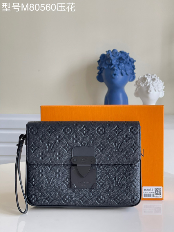 l0*is V*t0n s lock a4 pouch