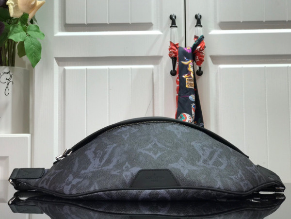 l0*is V*t0n discovery bumbag