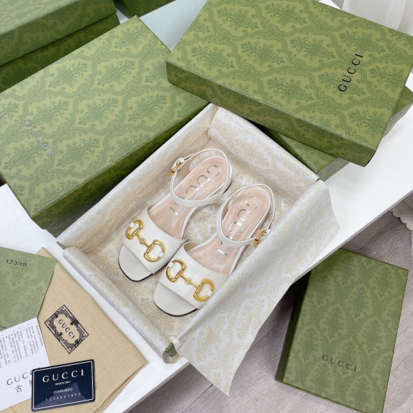 G*u*i baby mystic horsebit sandals