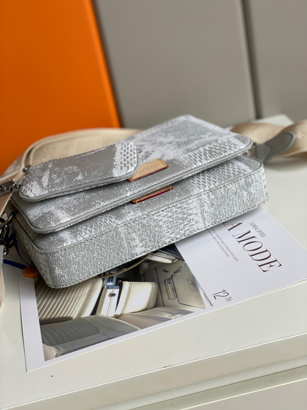 l0*is V*t0n trio messenger