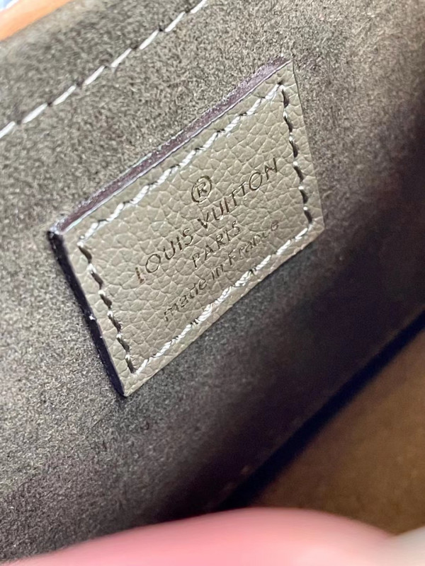 l0*is V*t0n lockme tender