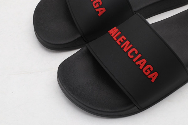 Ba*len*cia*ga pool slide sandal
