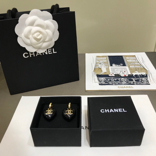 CL EARRINGS