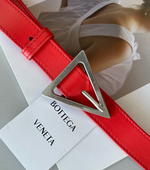 bo*te*ga Ve*ne*ta cassette