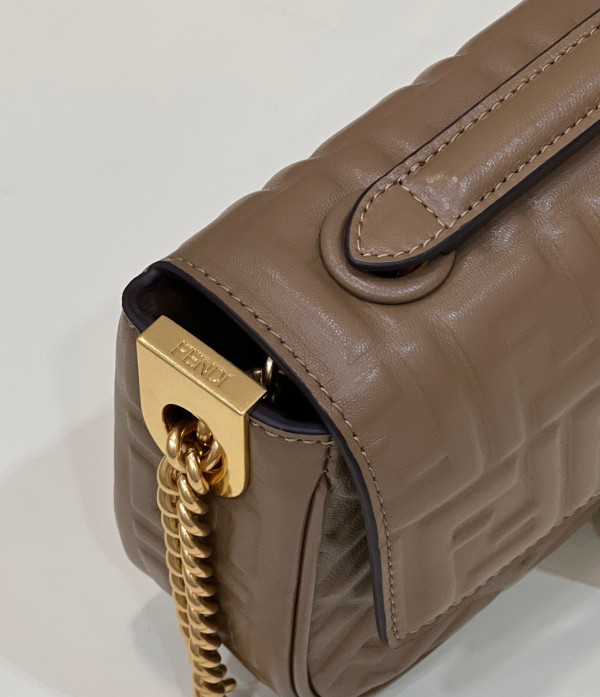 F**di baguette chain midi 397b98-24*14*7cm