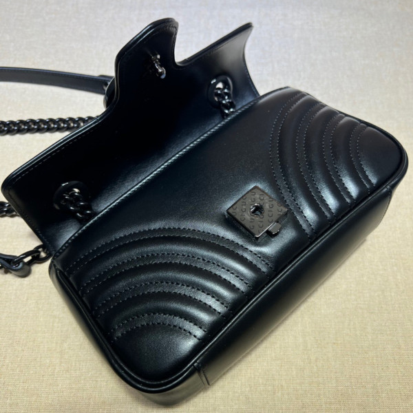 G*u*i gg marmont 22cm