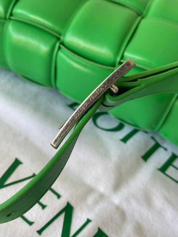 bo*te*ga Ve*ne*ta cassette