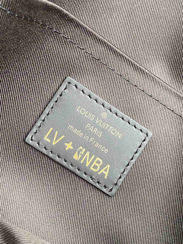 l0*is V*t0n lvxnba studio messenger