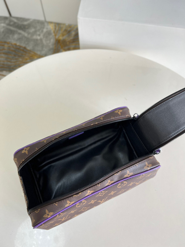 l0*is V*t0n dopp kit toilet pouch