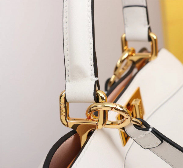 F**di peekaboo iseeu medium