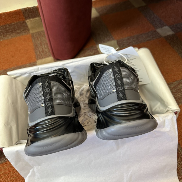 G*u*i men&women sneakers