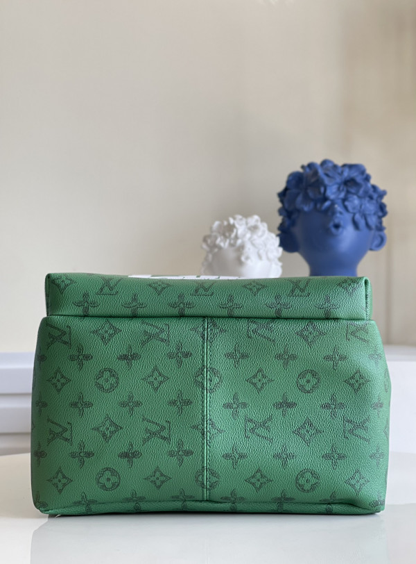 l0*is V*t0n discovery backpack