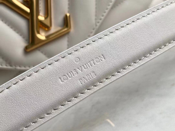 l0*is V*t0n new wave chain bag