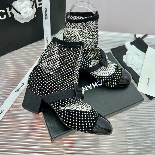 CL Leather ankle BOOTS