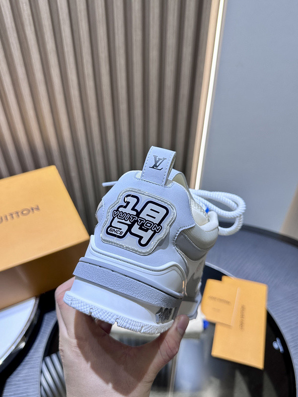 l0*is V*t0n trainer sneaker