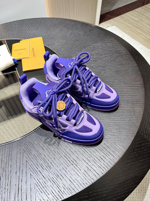 l0*is V*t0n sneakers