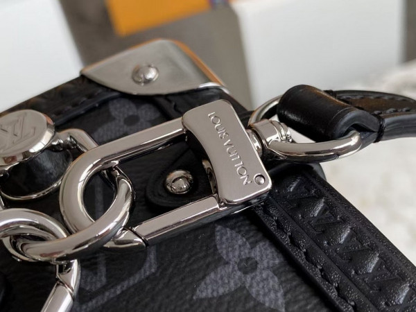 l0*is V*t0n side trunk mm