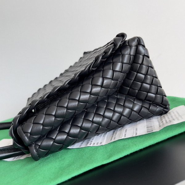 bo*te*ga Ve*ne*ta patti top handle bag