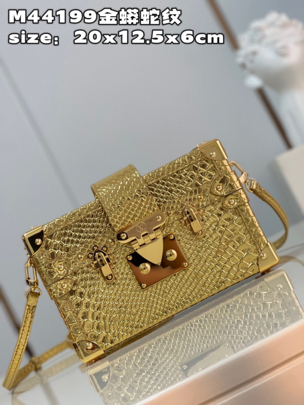 l0*is V*t0n petite malle