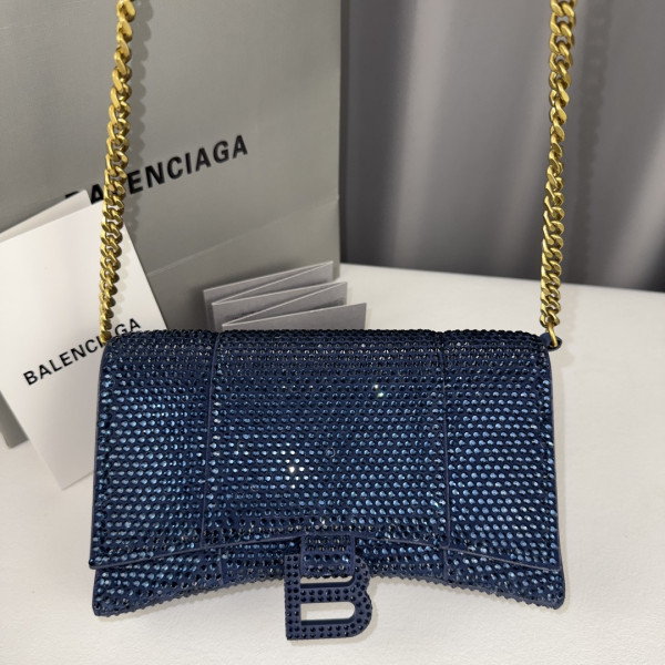 Ba*len*cia*ga hourglass wallet on chain