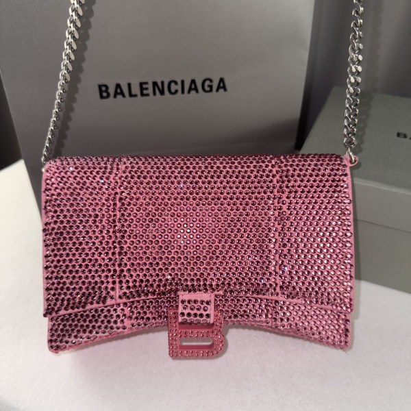 Ba*len*cia*ga hourglass wallet on chain