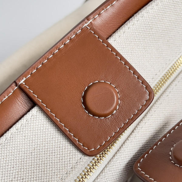 bo*te*ga Ve*ne*ta medium andiamo