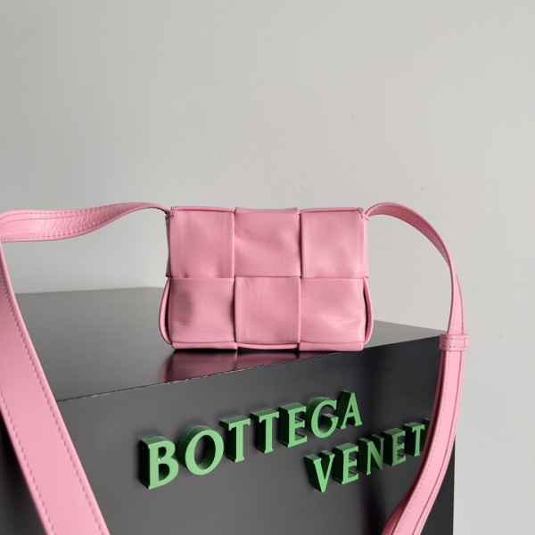 bo*te*ga Ve*ne*ta candy mini cassette-12*8*4cm