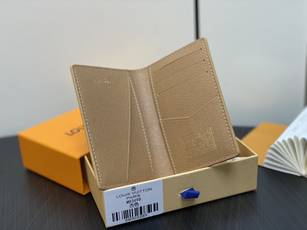 l0*is V*t0n pocket organizer-7.5*11.1*1 cm