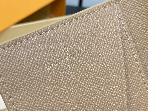 l0*is V*t0n pocket organizer-7.5*11.1*1 cm