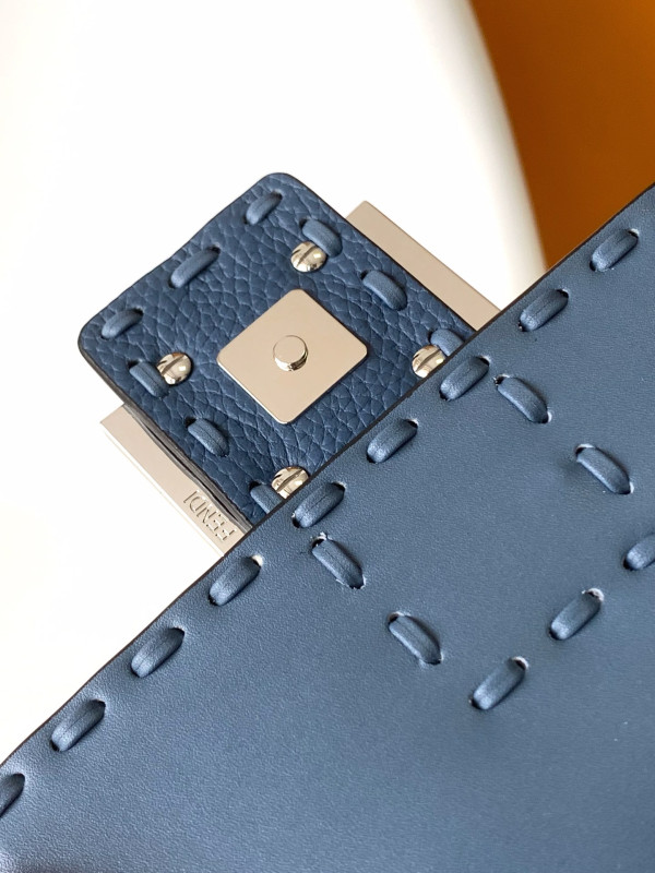 F**di baguette-20*5*13cm