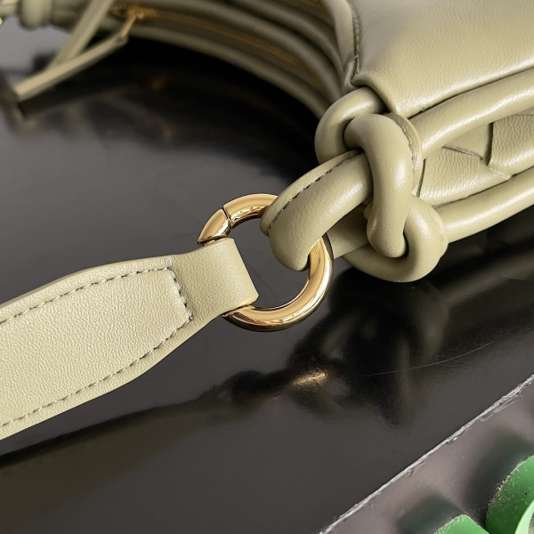 bo*te*ga Ve*ne*ta  gemelli messenger