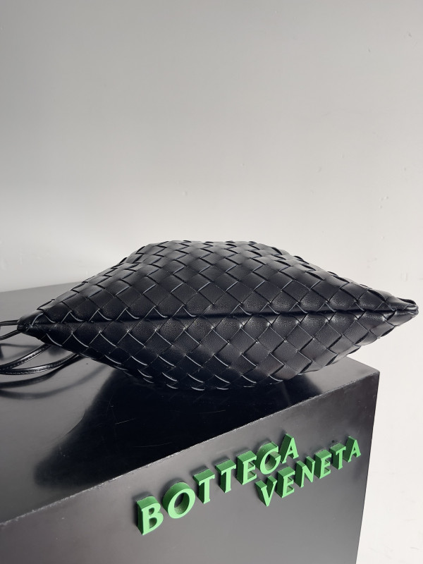 bo*te*ga Ve*ne*ta medium dustbag