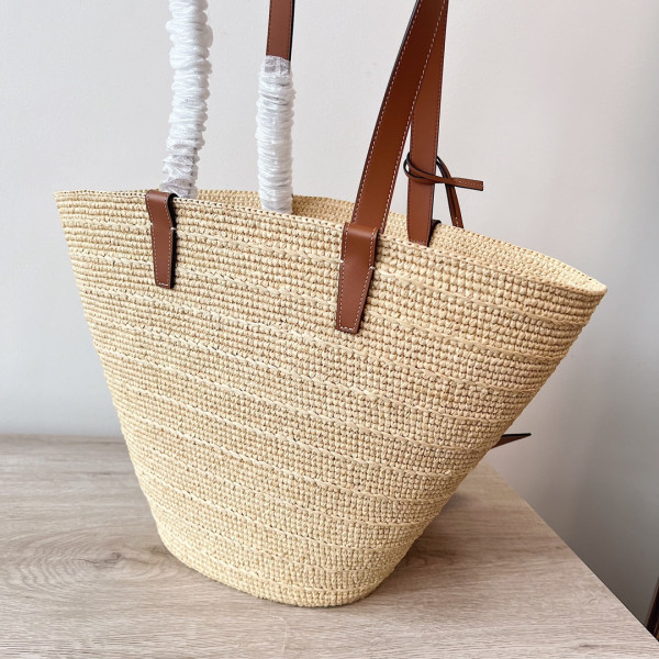 medium S*pple celin* classic panier in raffia and calfskin