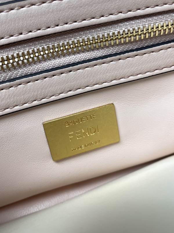 F**di baguette 397b98-24x14x7cm