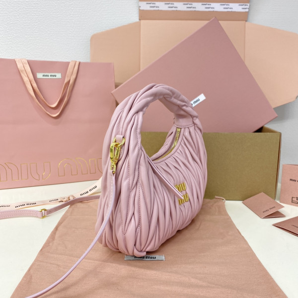 M*um*u wander matelassé nappa leather hobo bag