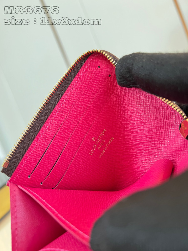 l0*is V*t0n noa compact wallet-11*8.5*1.5cm