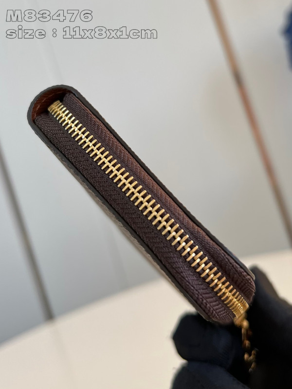 l0*is V*t0n noa compact wallet-11*8.5*1.5cm