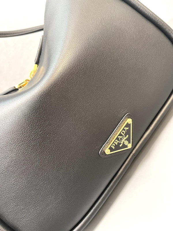 Pra*a darling leather handbag