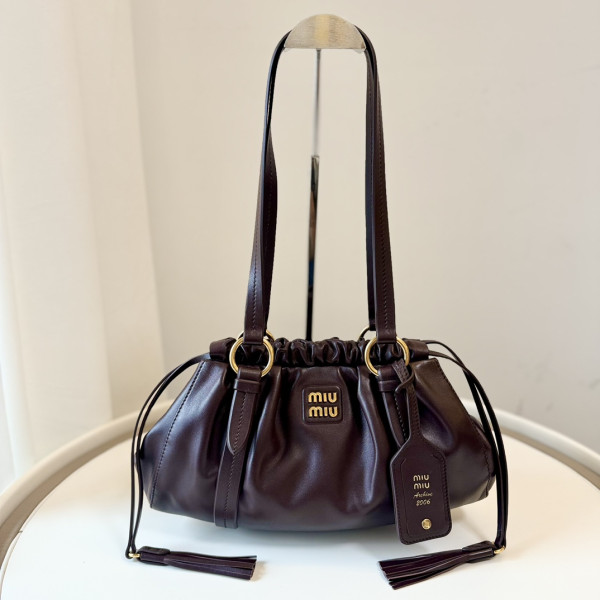 M*um*u joie nappa leather bag