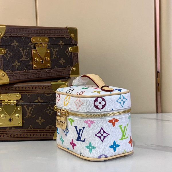 l0*is V*t0n tm nice nano