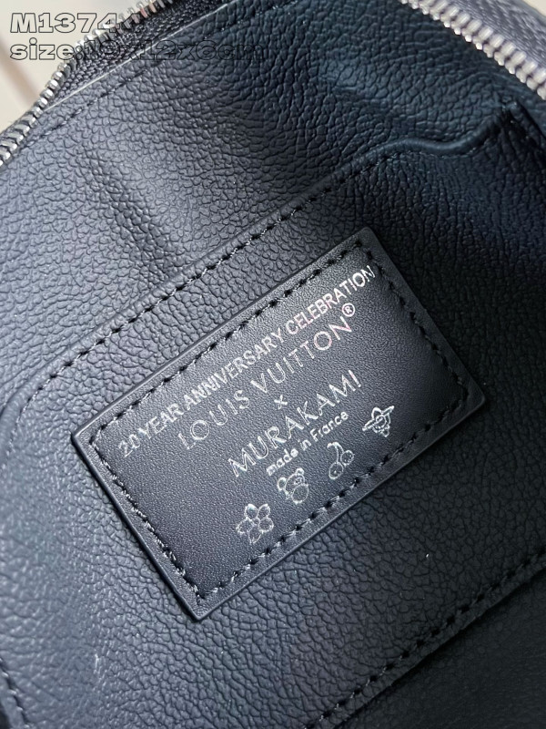 l0*is V*t0n cosmetic pouch pm-19*12*6cm