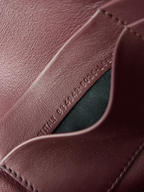 Ba*len*cia*ga bel air small clutch