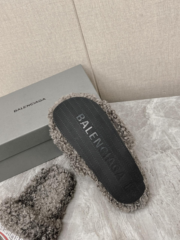 Ba*len*cia*ga slides